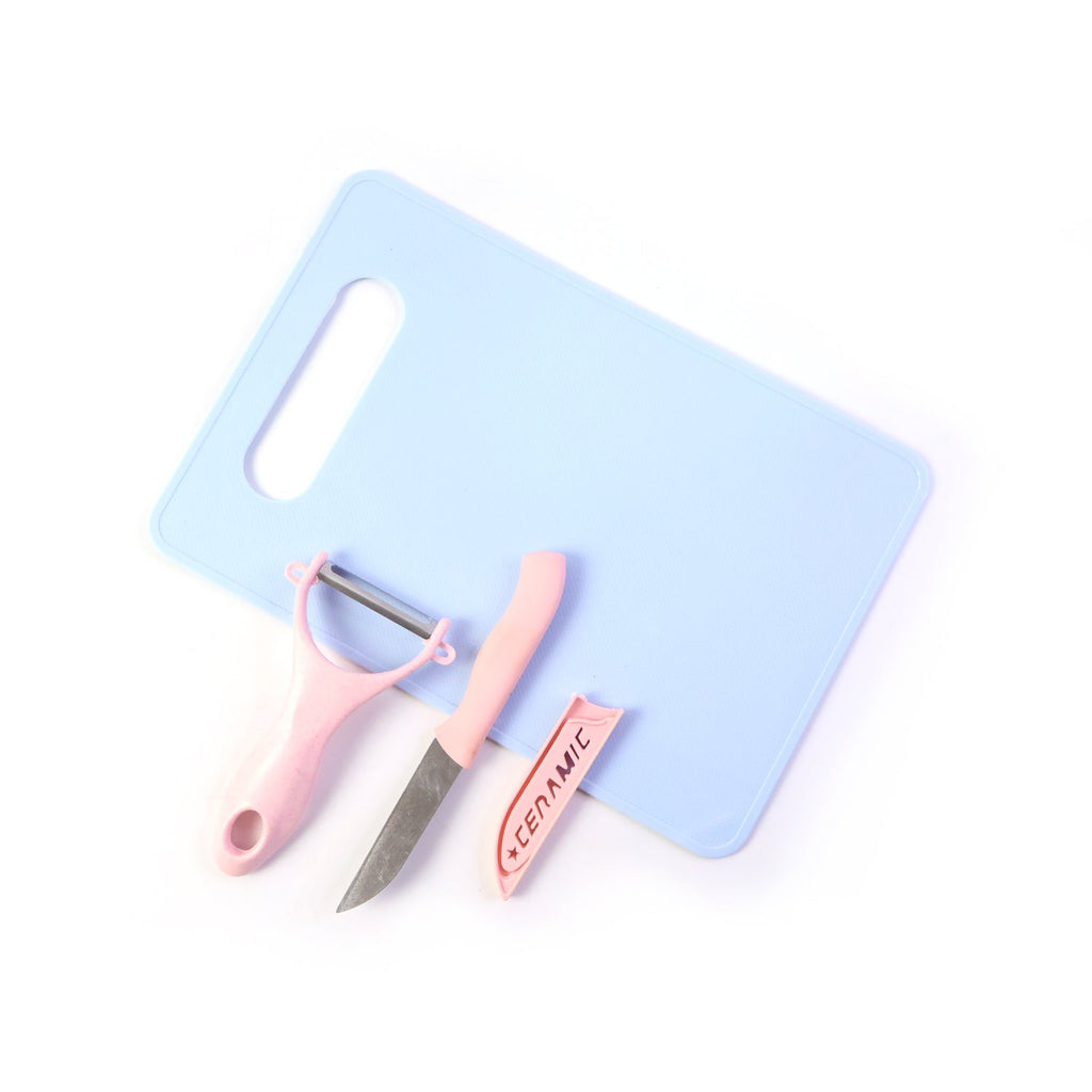 Compact fruit prep tool set with peeler and protective blade cover