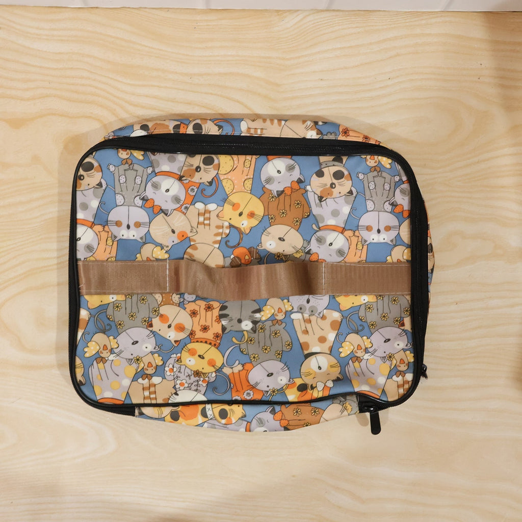Organizer bag featuring secure zip closure