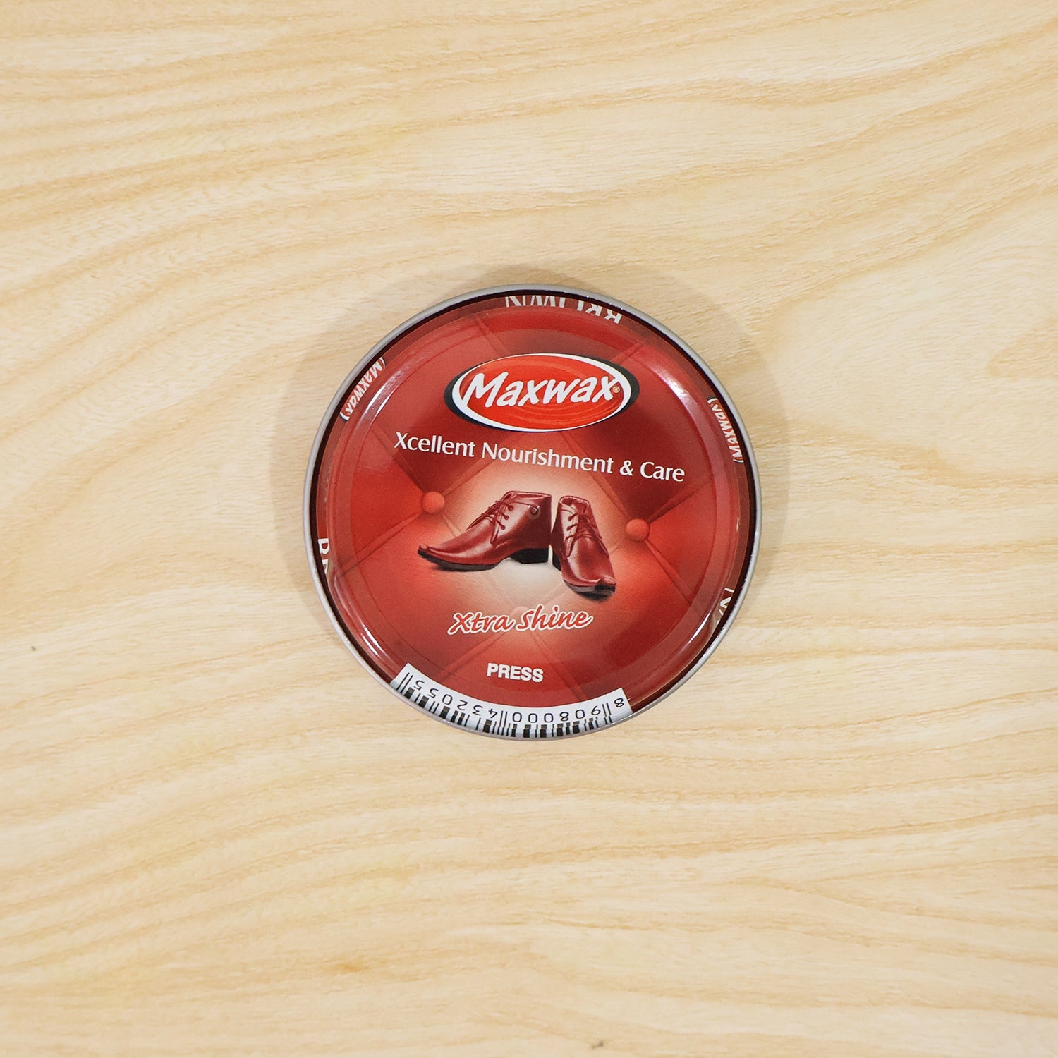 Footwear brown polish cream to achieve a perfectly polished and refined look.