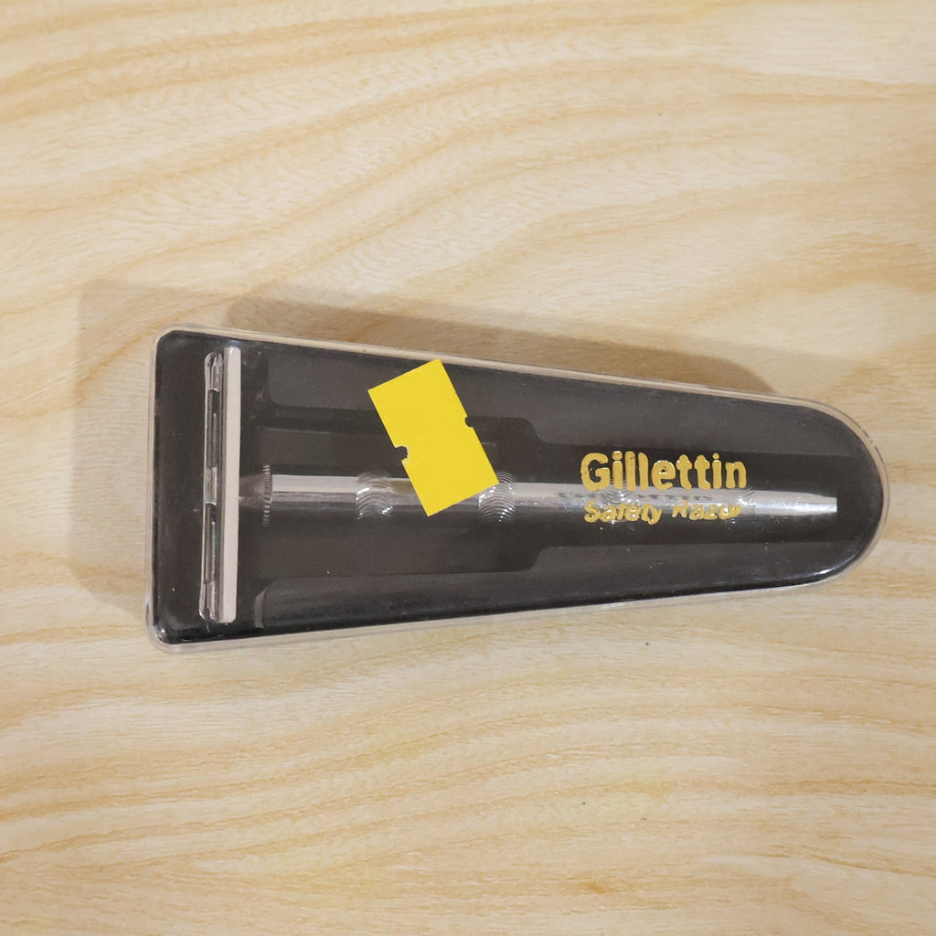 Travel-friendly stainless steel safety razor kit