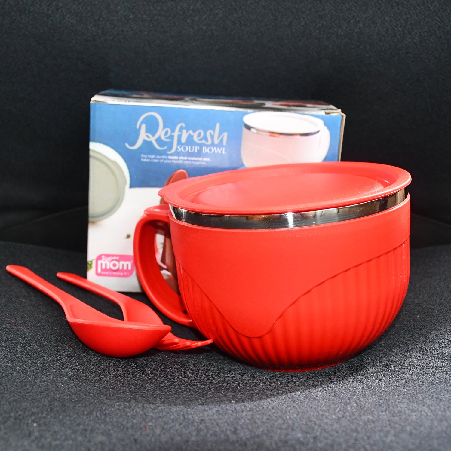 Insulated soup bowl displayed in a lifestyle setting, suitable for office or travel.