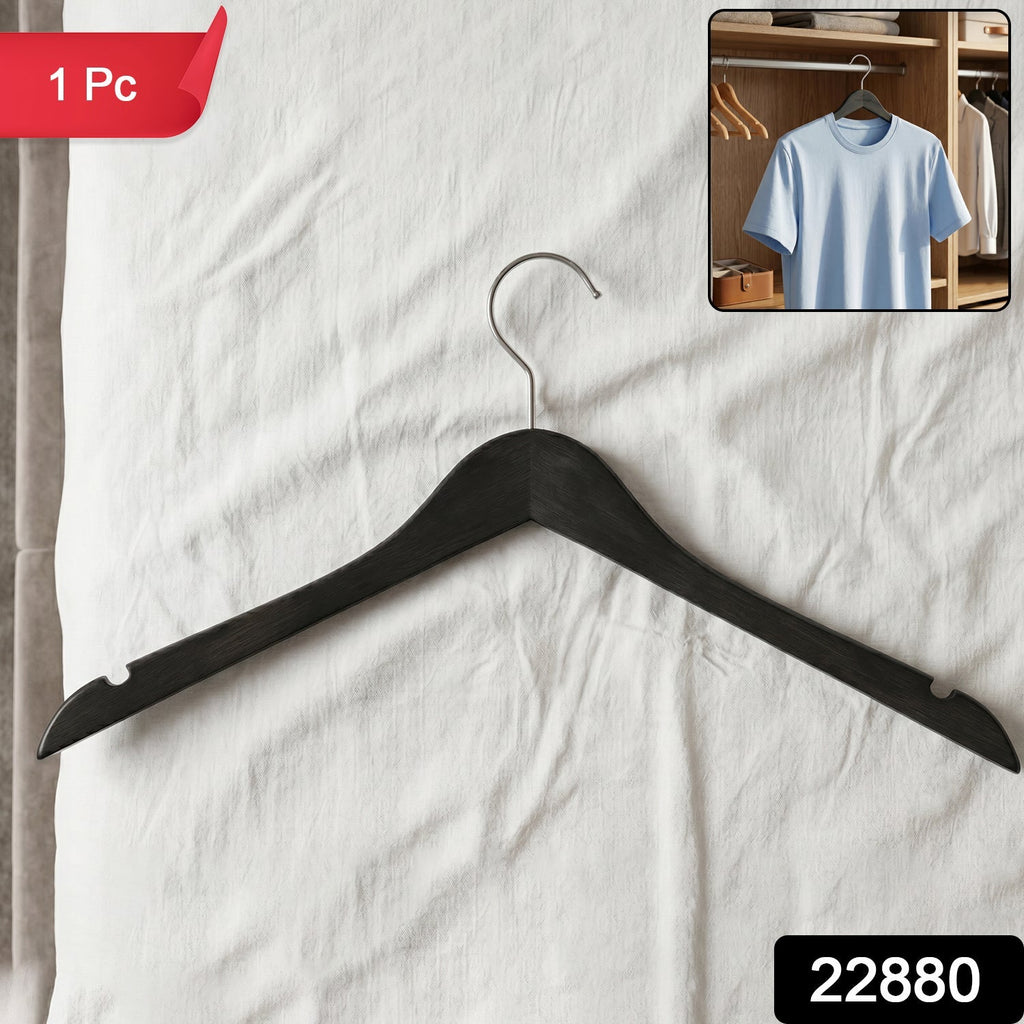 Pack of cloth hangers for wardrobe organisation