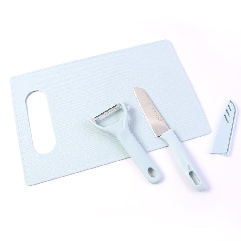 Vegetable peeler included in kitchen knife and chopping board set