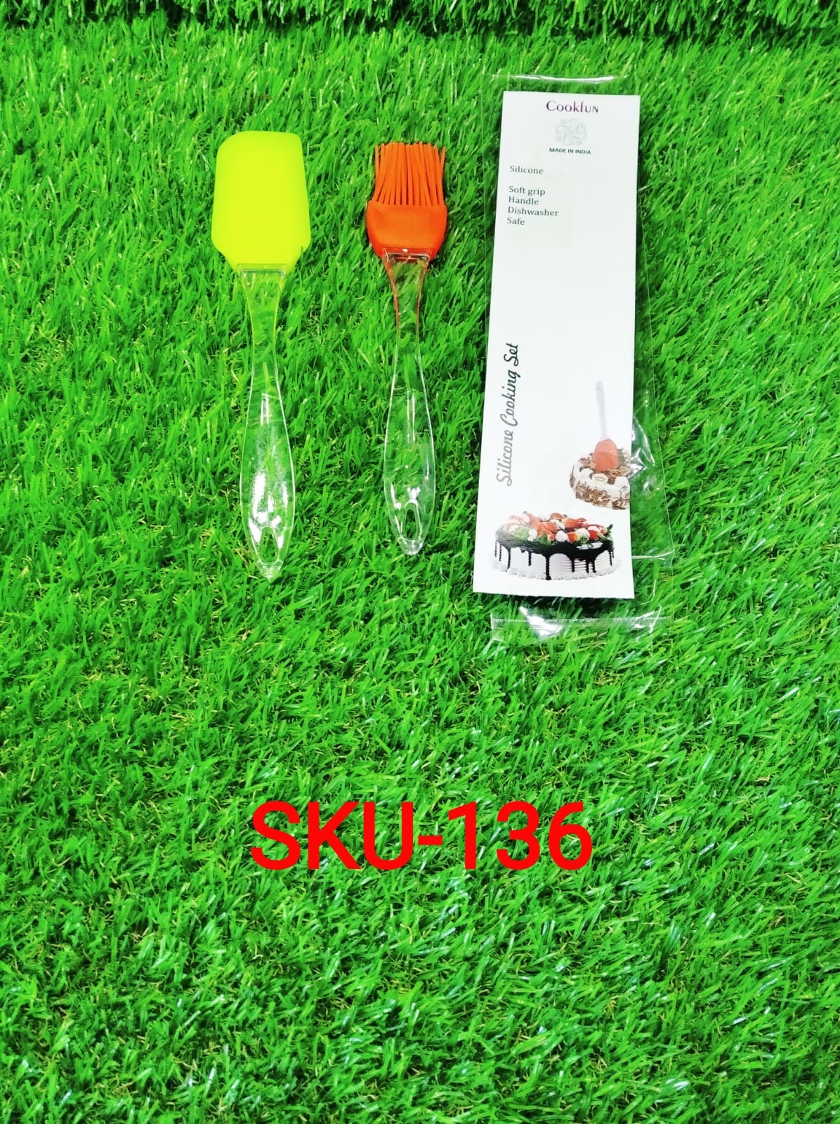 Cake Pastry Brush and Spatula Set, Silicone Baking Brush for Cakes (1 Set)