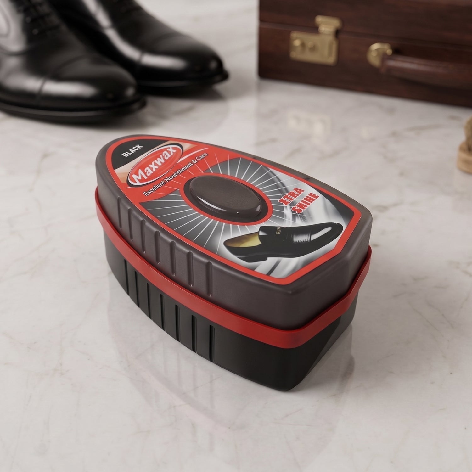 Travel shoe shiner sponge container