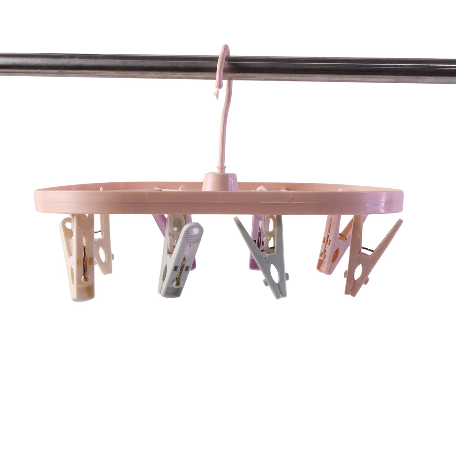 Hanger clips grip detail