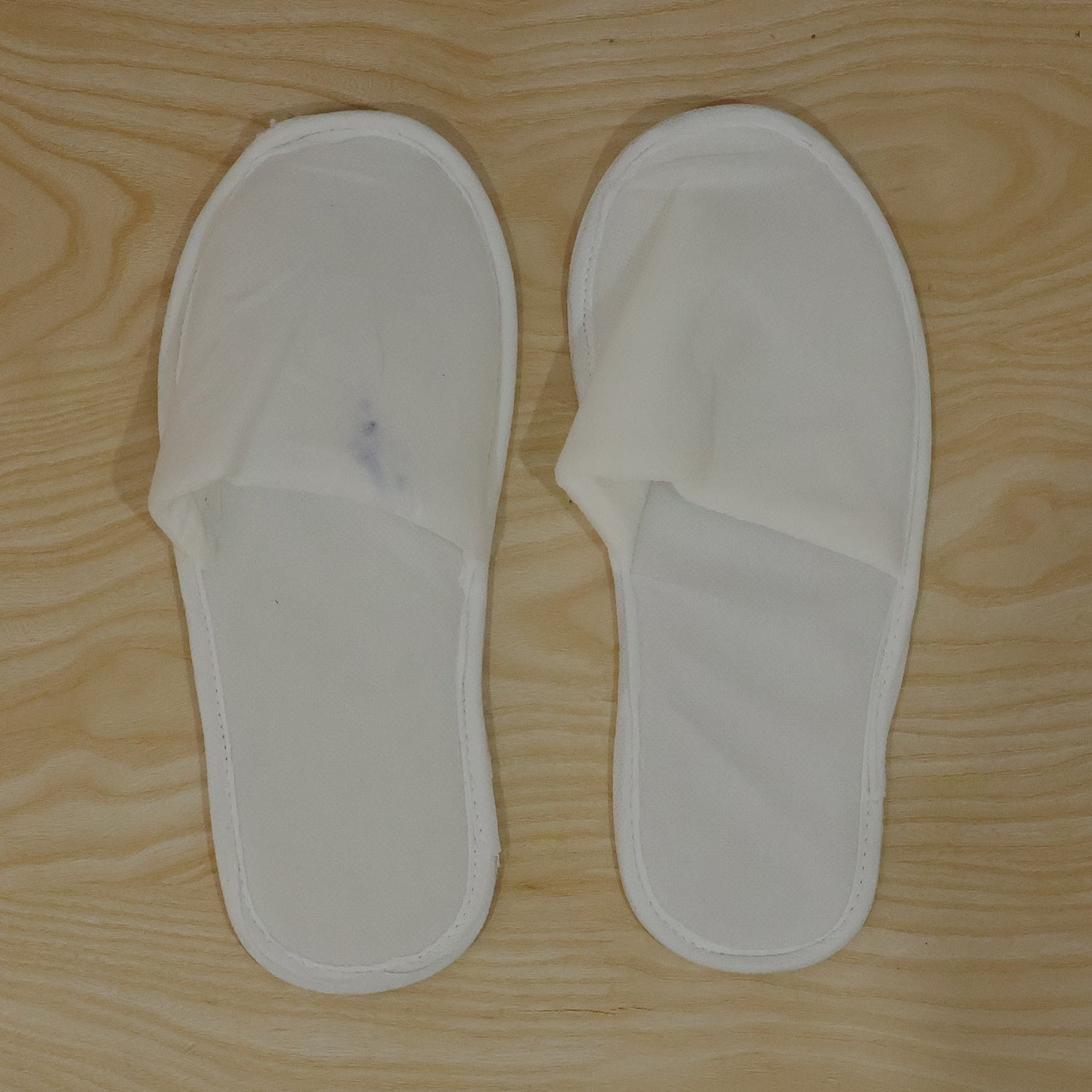 Soft Closed Toe Slippers for Hotel Spa Guest and Home White 28 x 11 cm (1 Pair) view 9