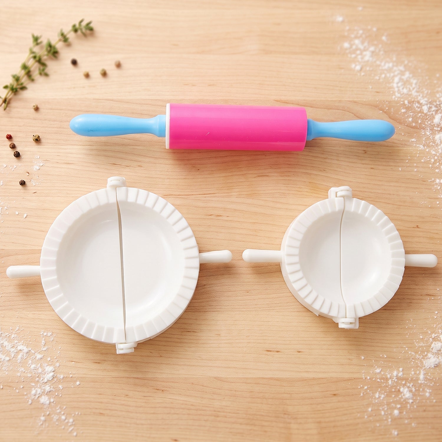 Easy to use dumpling press mould with mini rolling pin