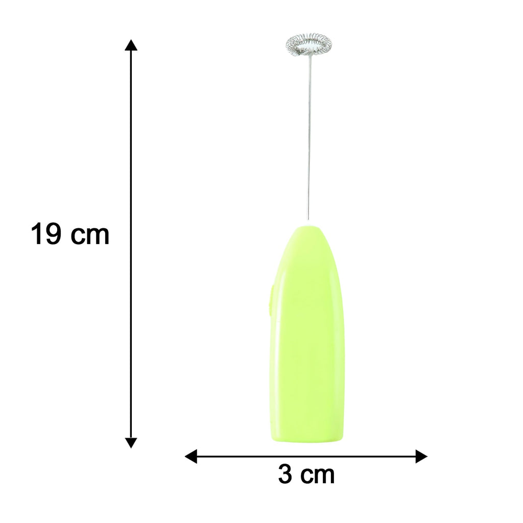 Electric beater whipping eggs