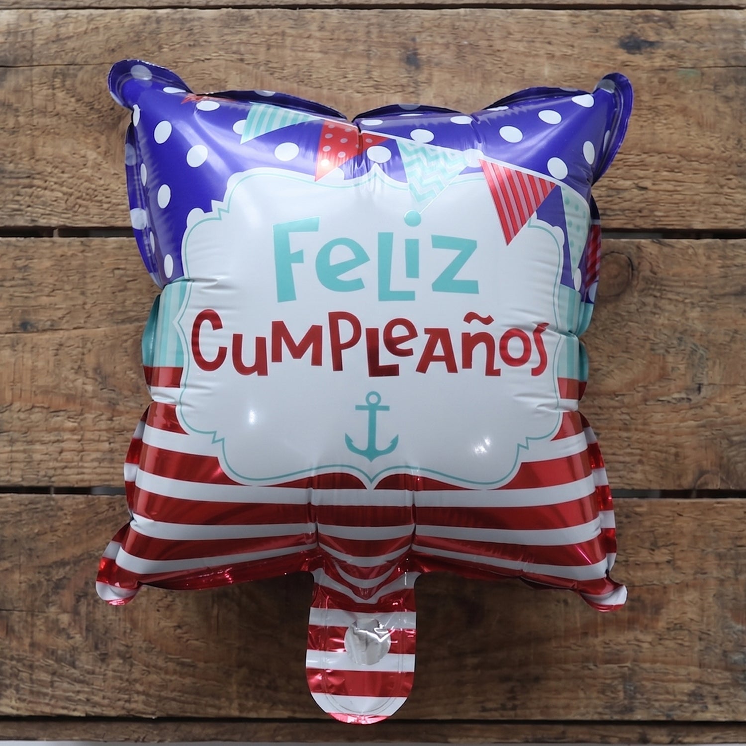 Kids birthday Feliz foil balloon in use