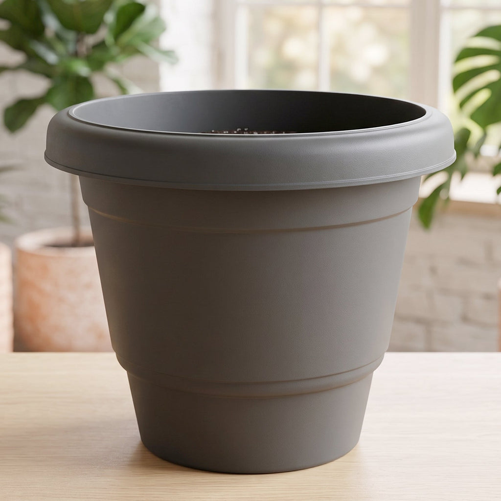 Reusable round planters with drainage for healthy plants