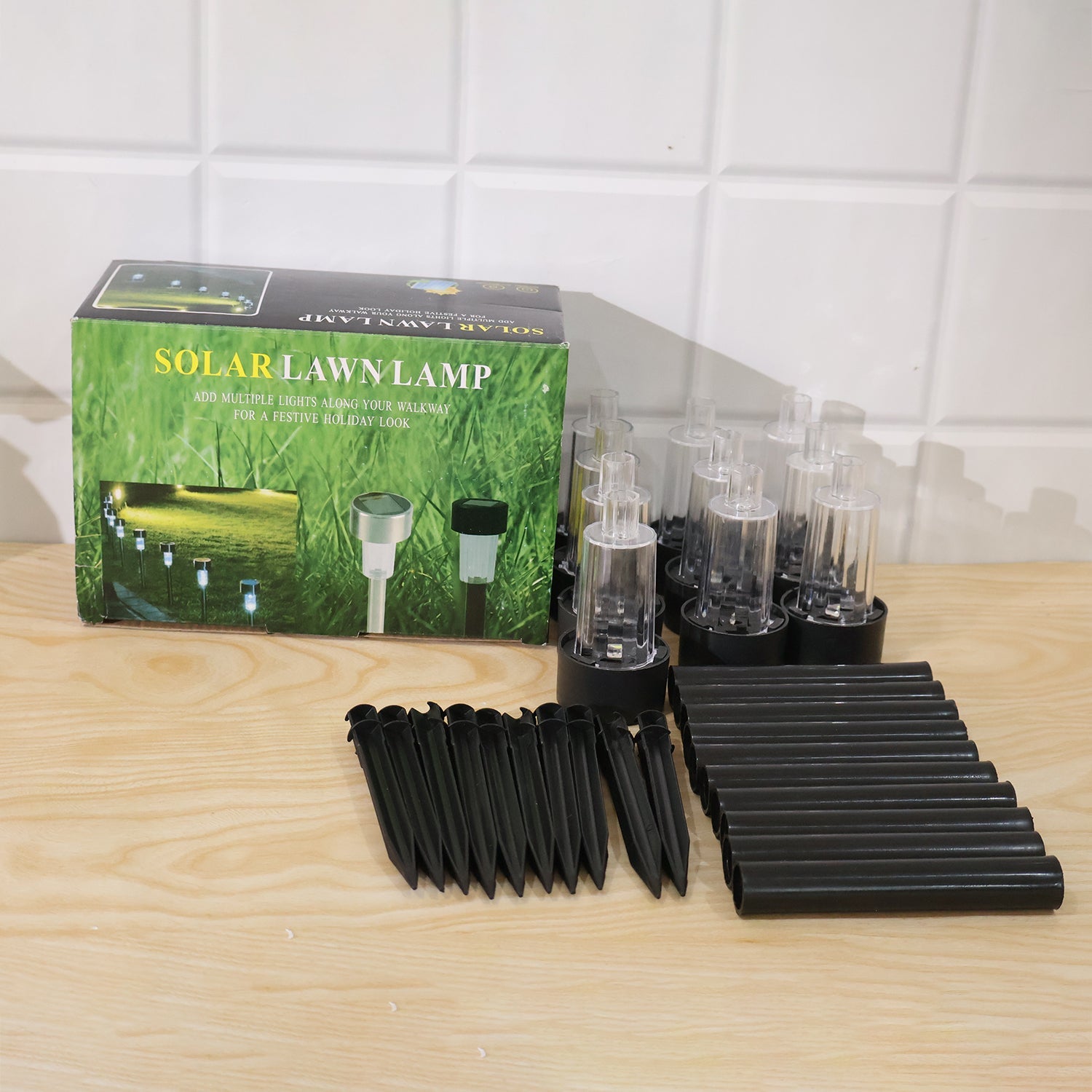 Solar pathway lights pack contents