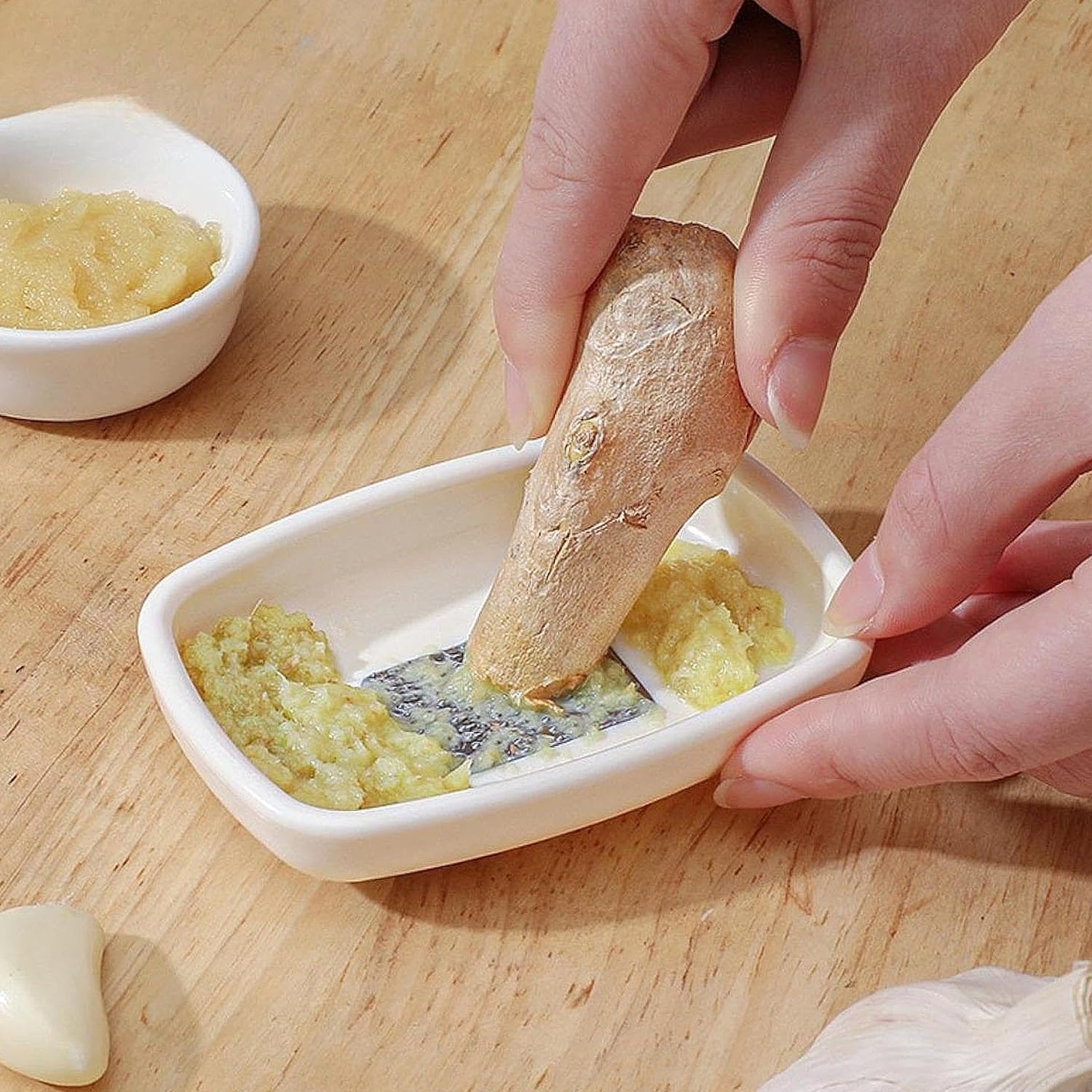 Grater plate feature view