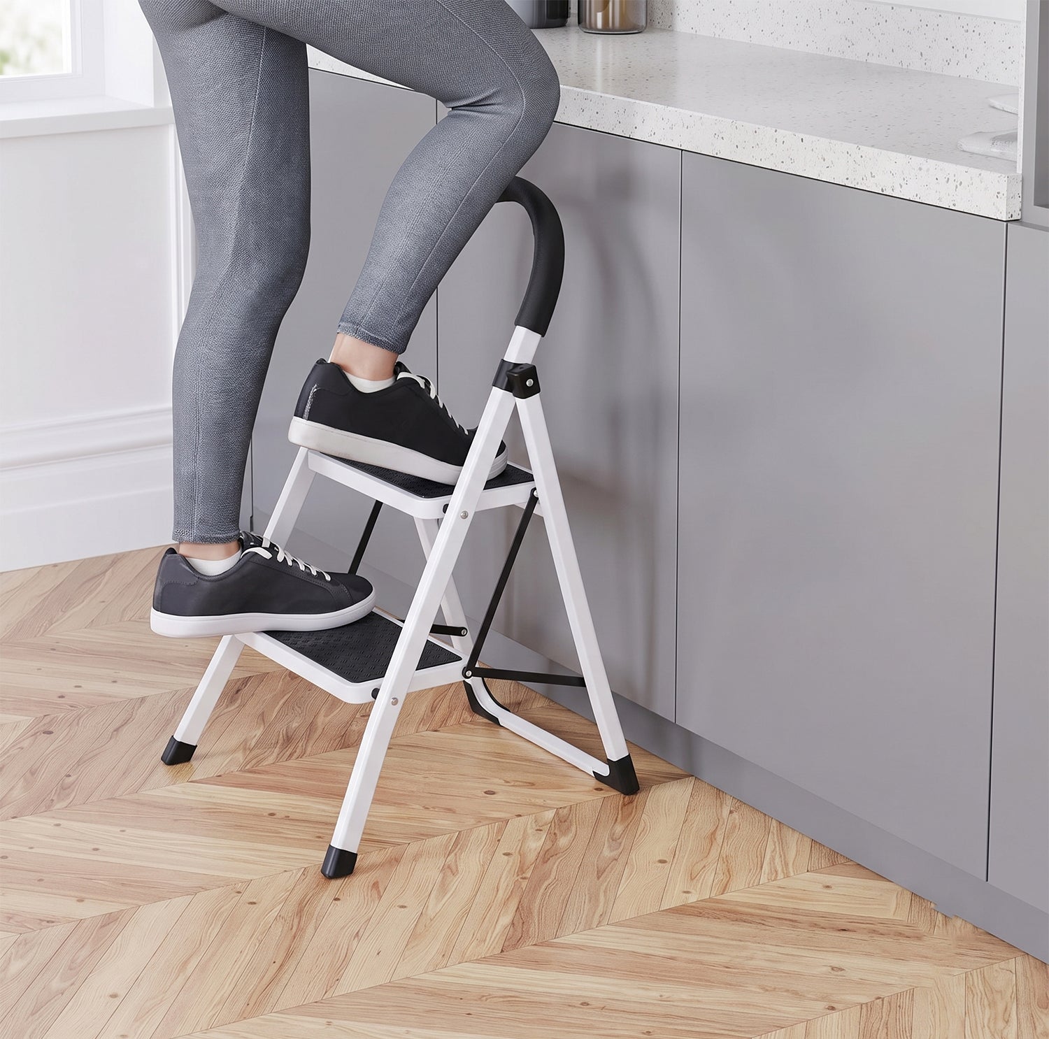 Heavy duty 2 step folding ladder with safety handrail
