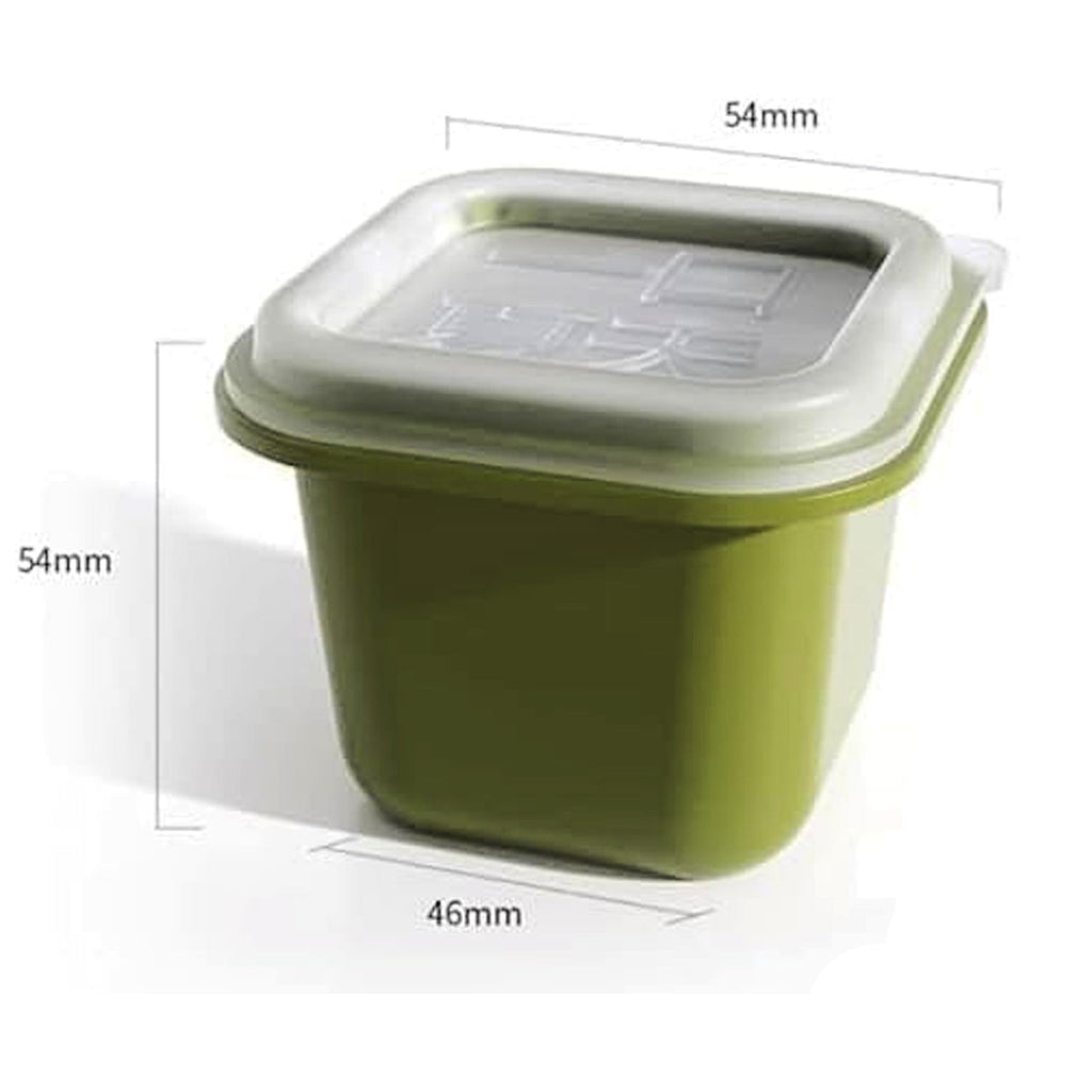 Compact plastic food storage container with lid