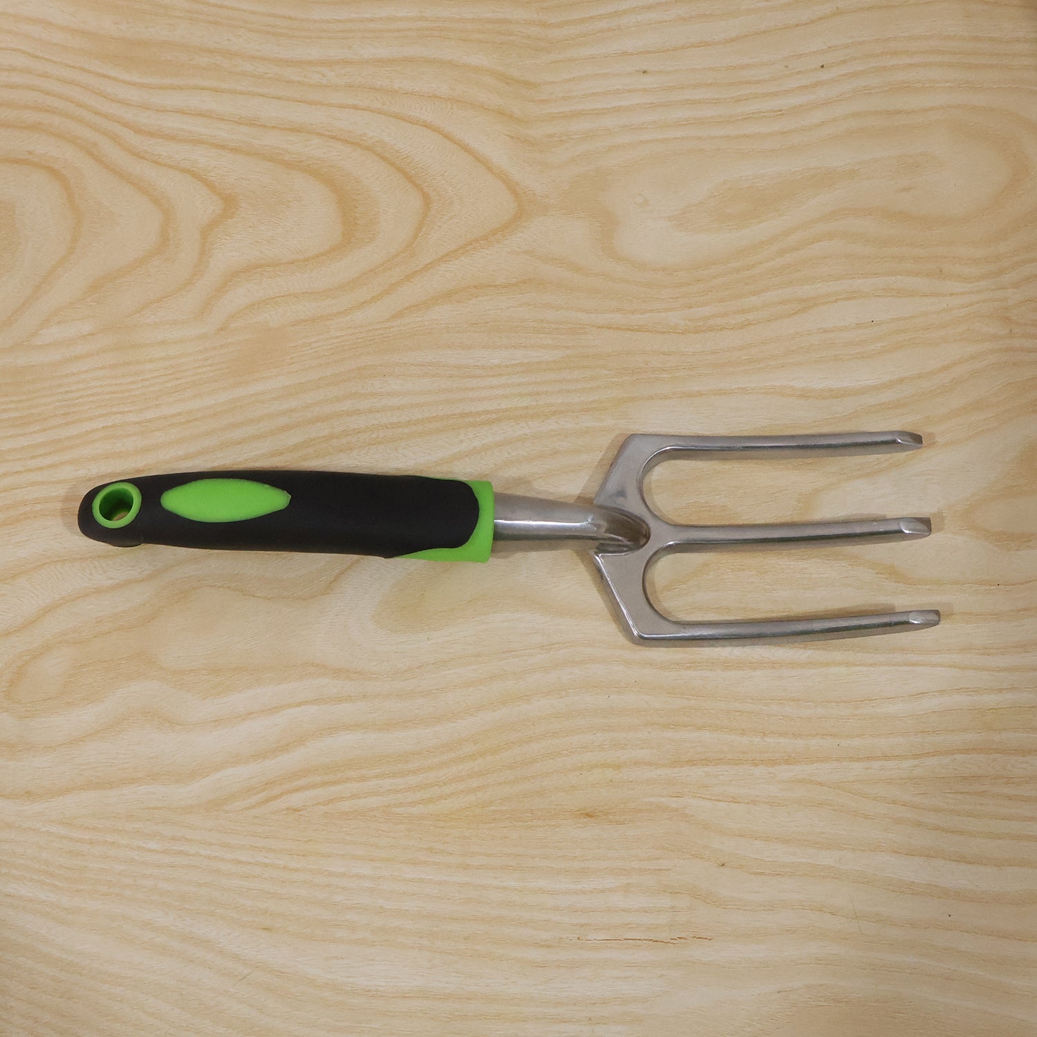 Multipurpose 3 tine garden fork for soil work and weeding
