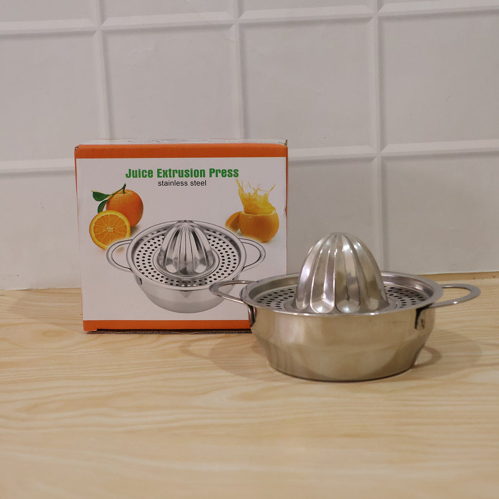 Manual citrus juicer daily use
