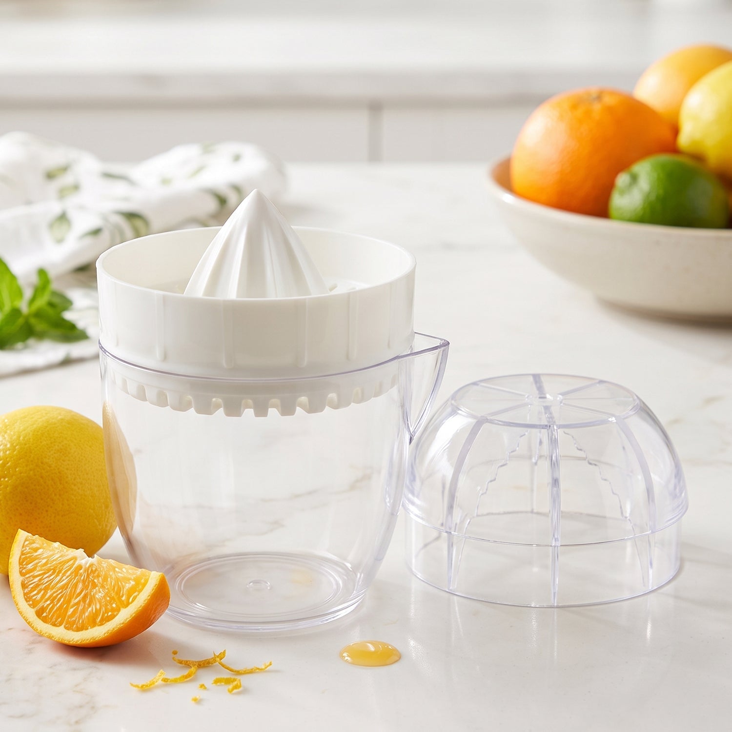 Plastic Mini Manual Citrus Lemon Orange Squeezer with Cup (1 Pc)