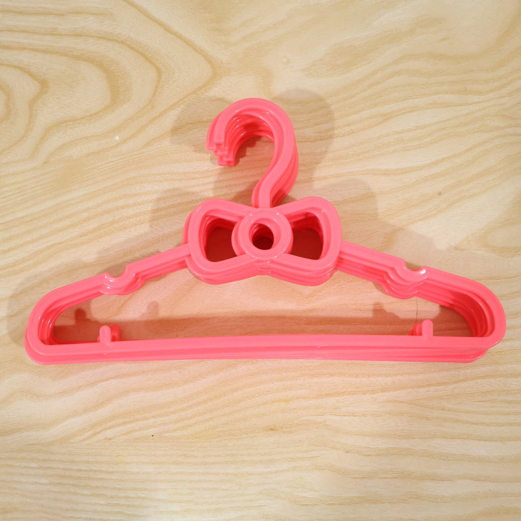Plastic hanger set for toddler and infant clothing