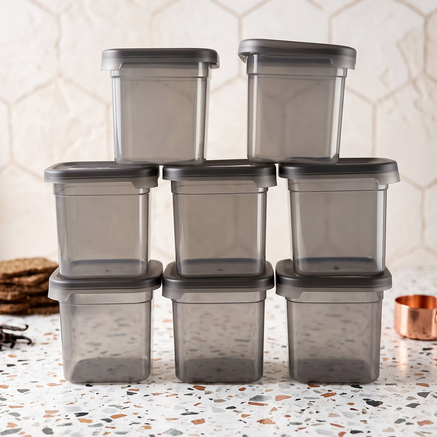 Reusable 700ml plastic containers with lids for pantry organizing
