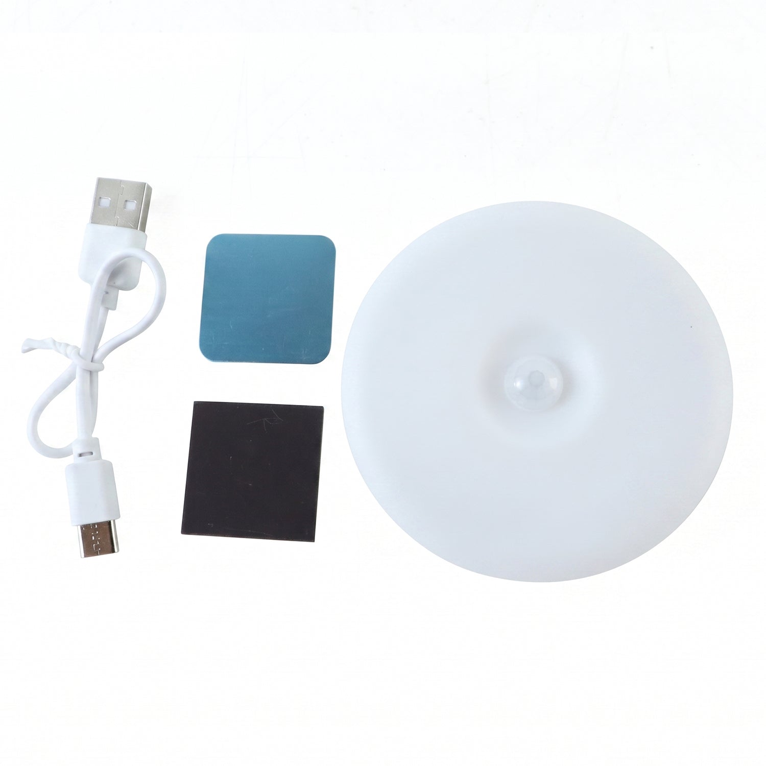 Wireless PIR night light that turns on with movement