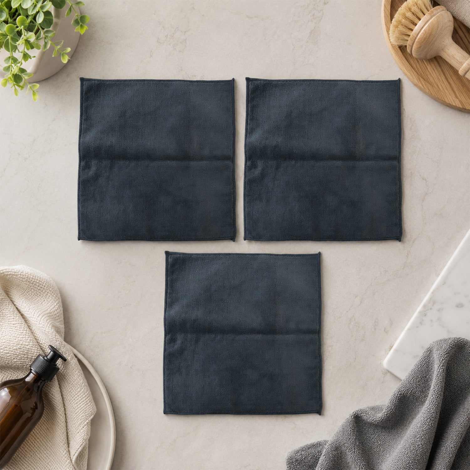Lint free cleaning towels set