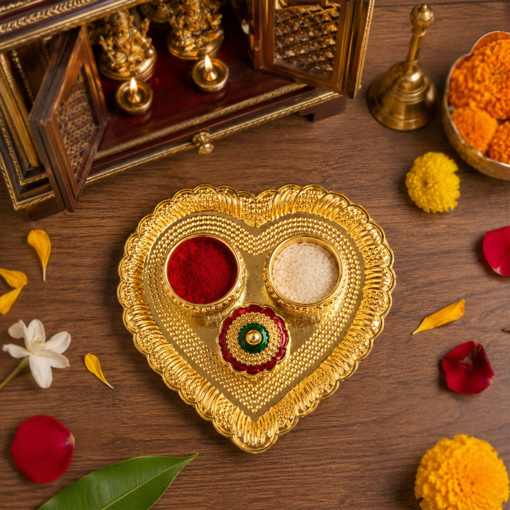 Heart kumkum holder detail
