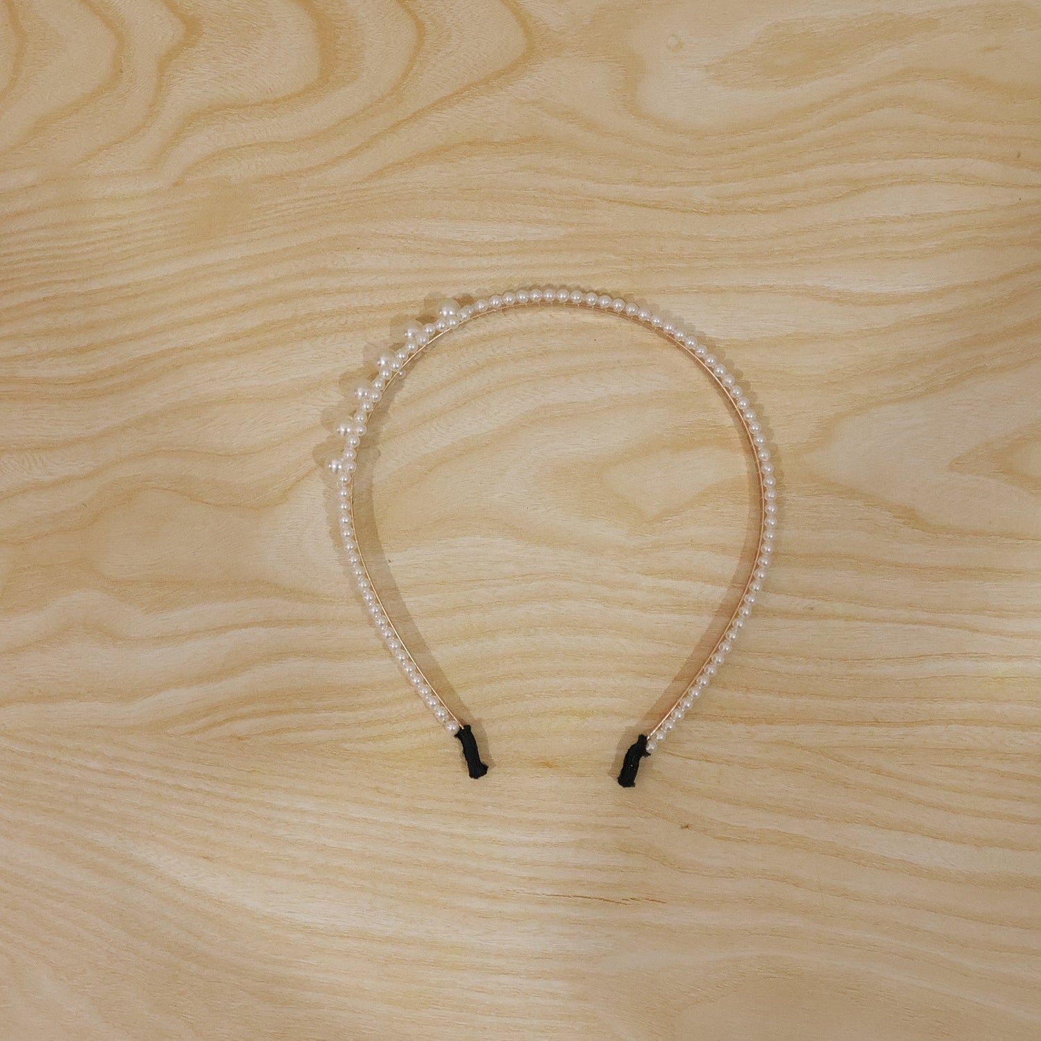 Pearl Beaded Headband – Elegant and Lightweight for Daily & Party Wear