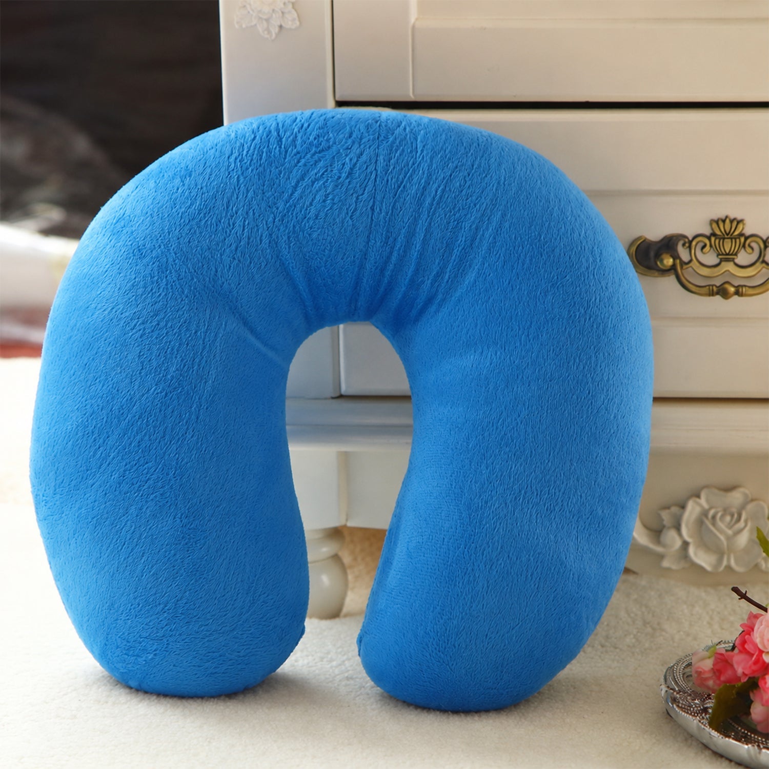 Soft neck pillow front view