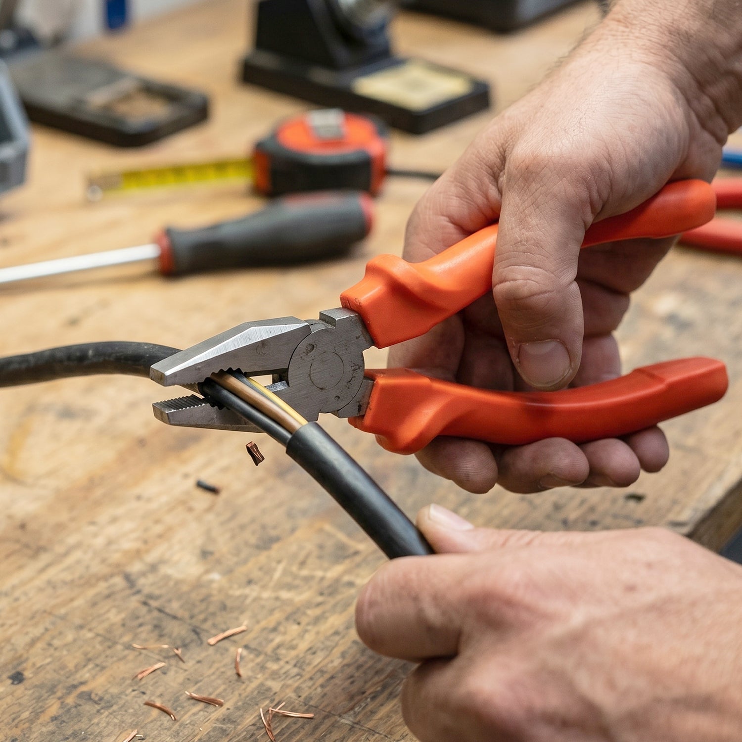 Pliers wire cutting use