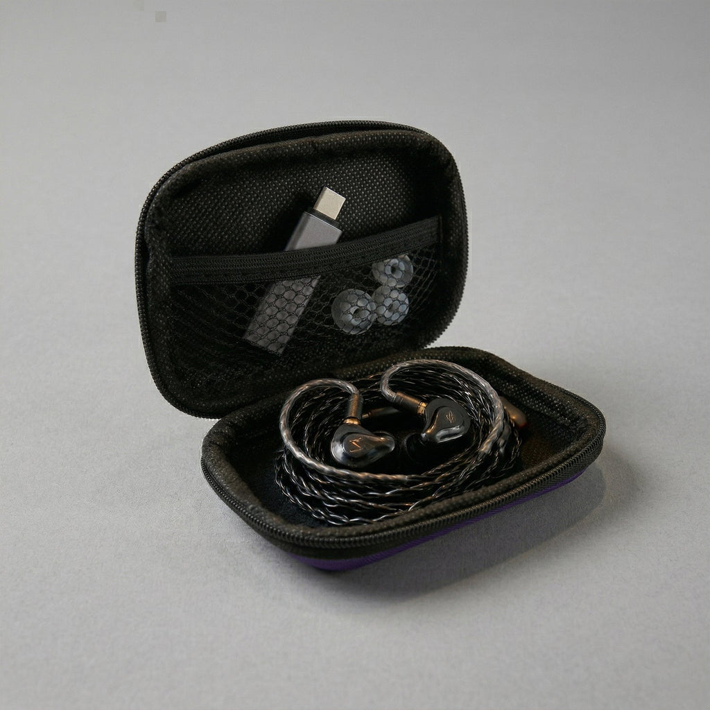 Travel gadget storage pouch for electronics