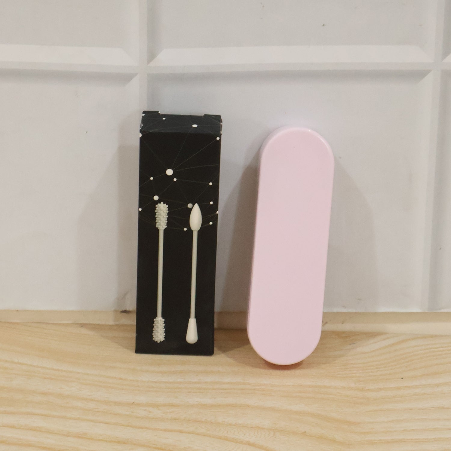 Durable reusable silicone swabs with storage case