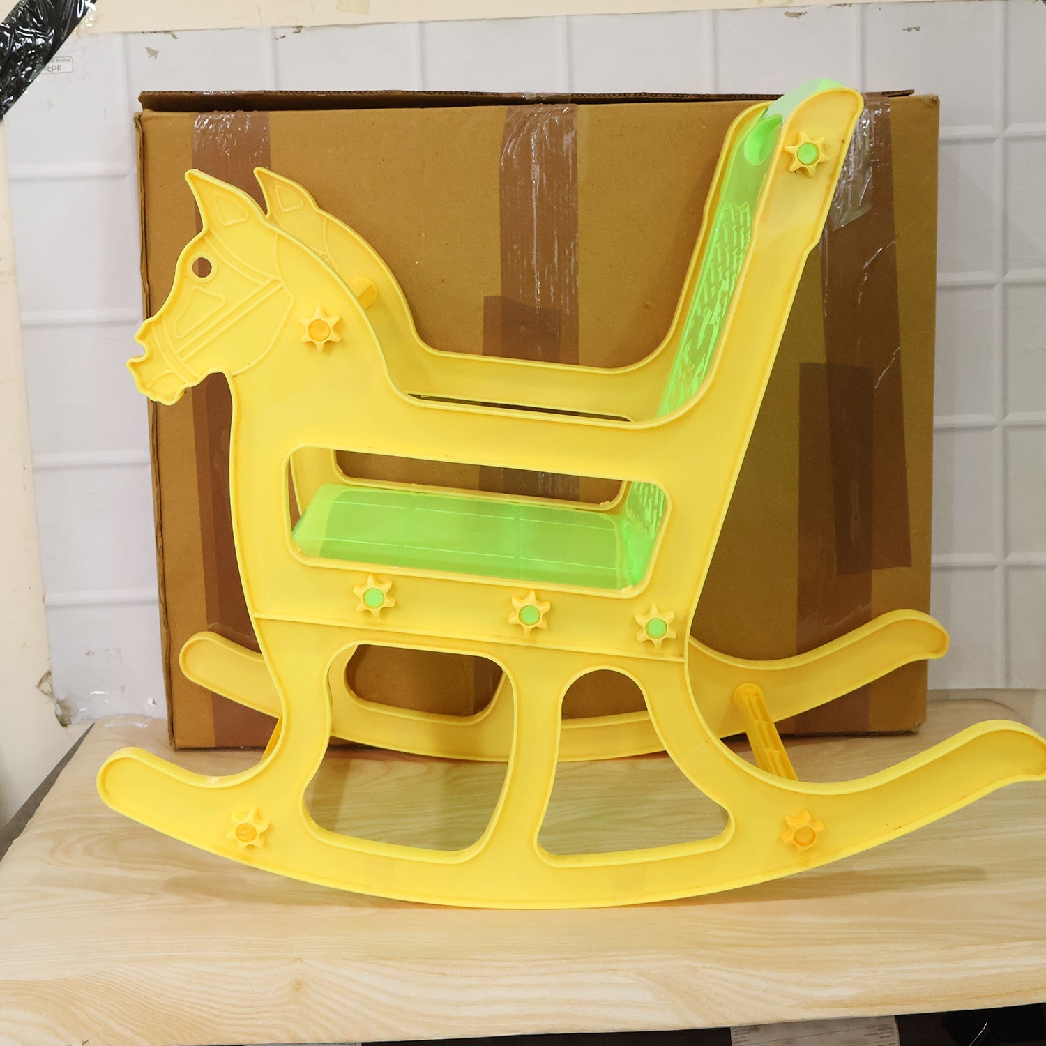 Fun plastic rocking horse chair for kids indoor activity