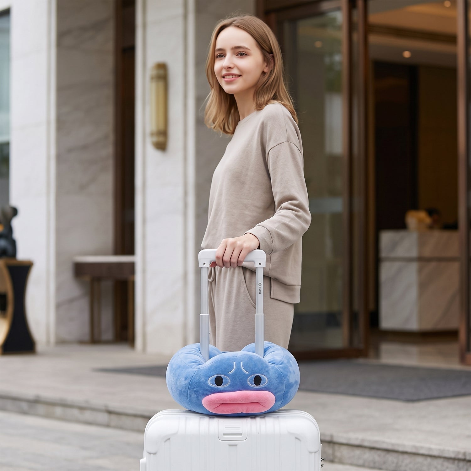 Character neck pillow travel rest