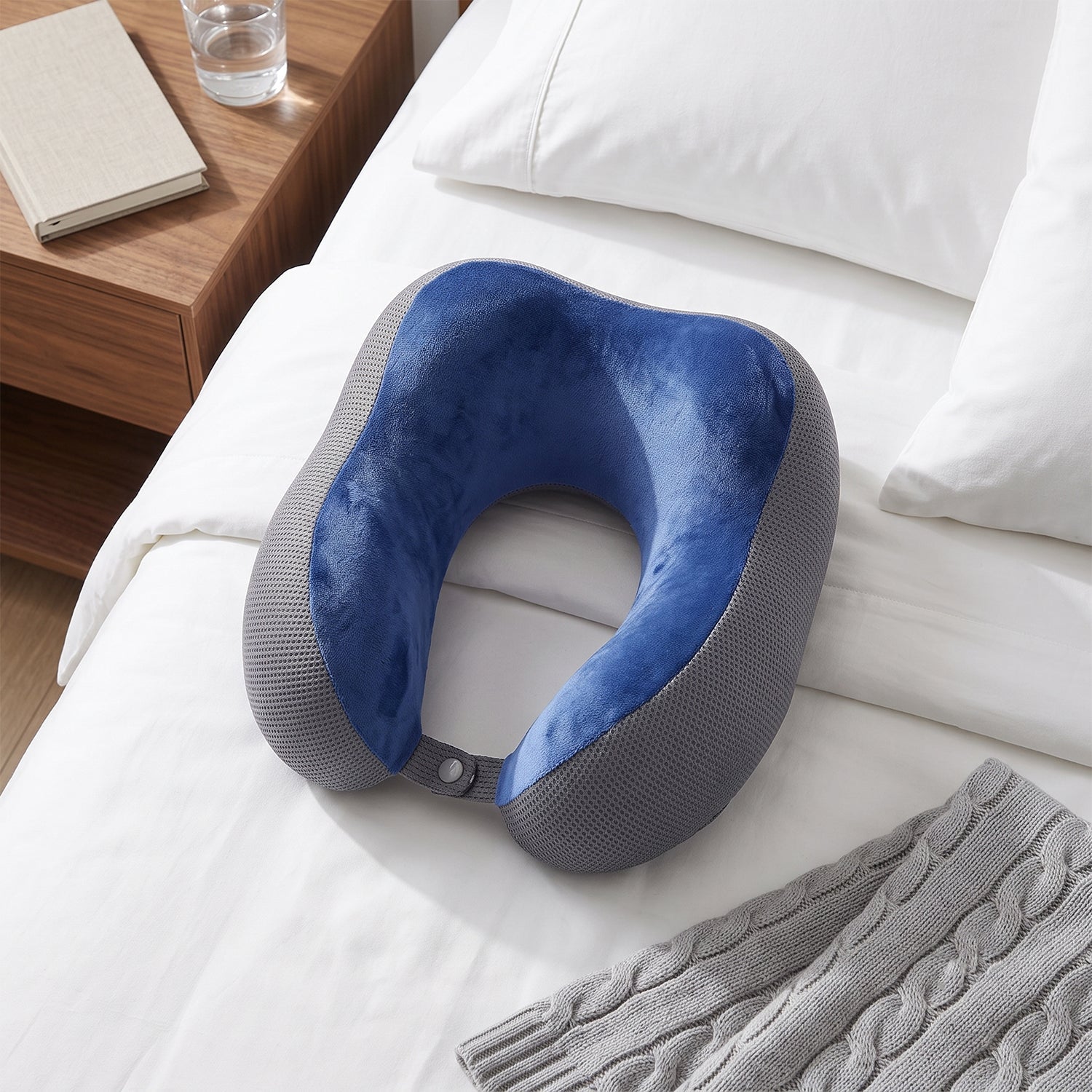 Neck pillow with snap button