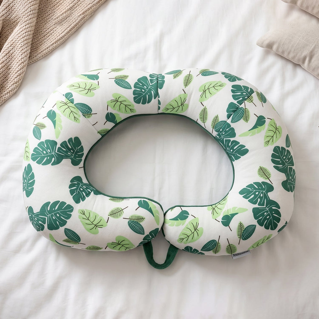 Leaf print neck pillow front