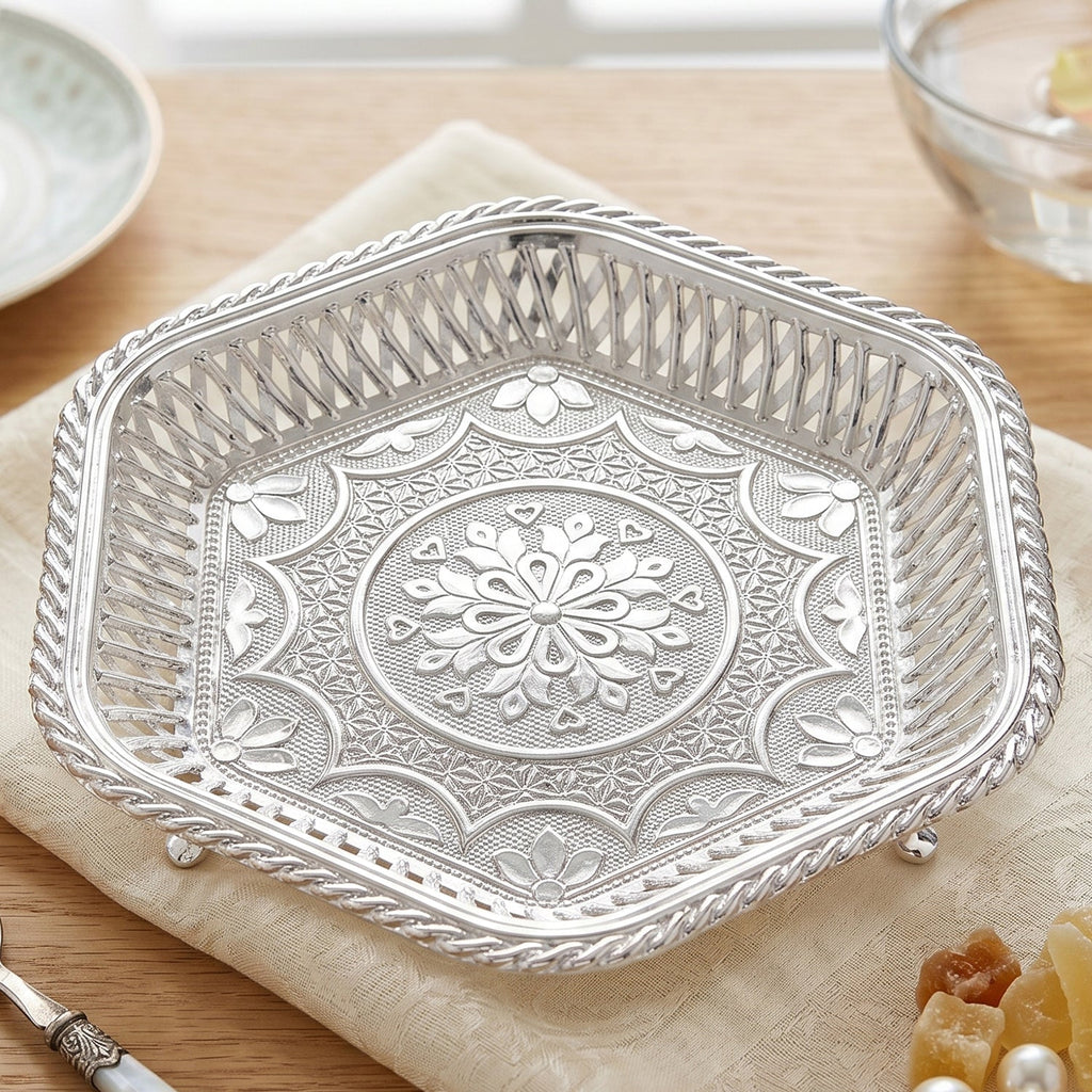 Decorative tray serving use