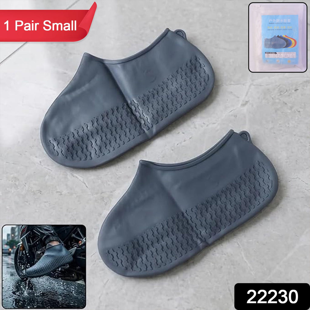 Pack of grey rain shoe covers made of waterproof silicone